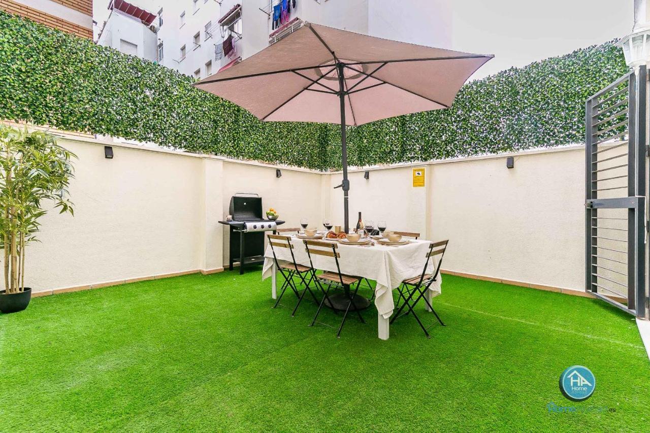 Bajo Urbano Boutique En Carlos Haya Con Terraza Y Parking Appartamento